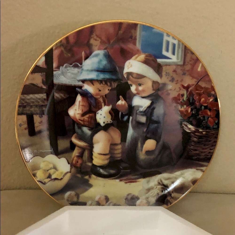 M.J. Hummel “Tender Loving Care” Collectible Plate - Picture 5 of 8